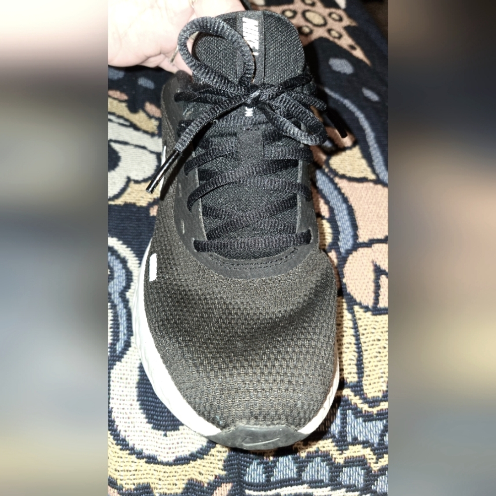 Nike woman's shoes size 9.5 color black